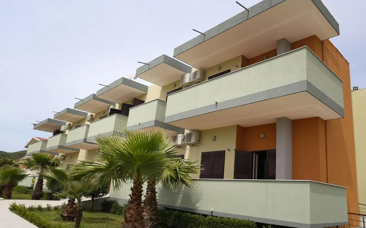 Hotel Jaho Kavaje 0*,